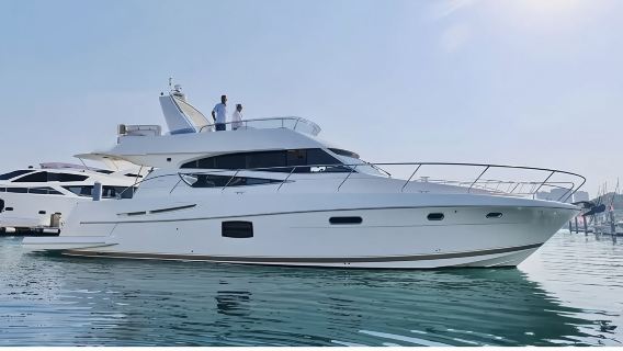 【大連遊艇】大連星海灣55英尺法國進口豪華遊艇包船出海+水果飲料+遊艇自駕體驗+海鷗投餵