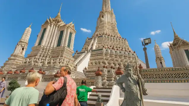 曼谷：長尾船運河之旅至黎明寺
