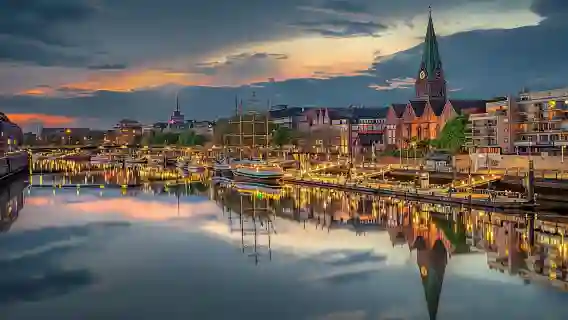 Self guided tour with interactive city game of Bremen