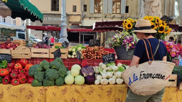Desde Aix-en-Provence: Excursión de un día a los mercados y pueblos de Luberon