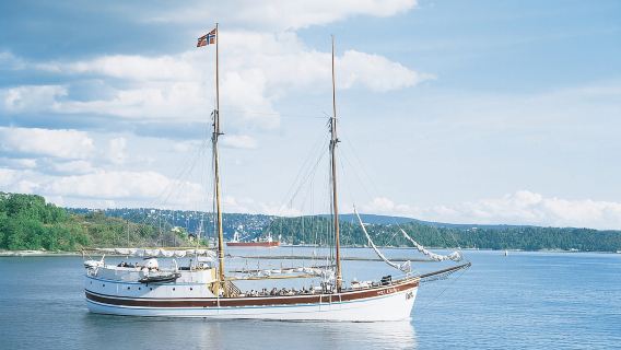 Oslo: Oslo Fjord Cruise with Live Jazz Music & Shrimp Buffet