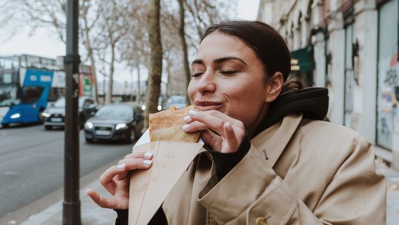 Paris: Lawatan Makanan Rahsia dengan Keju, Wain & Pencicipan Manis Perancis