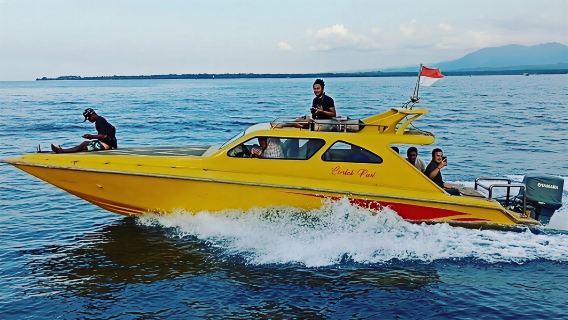 Lombok to Gili Air/Gili Trawangan/Gili Meno speedboat ferries departing from Teluk Nare/Kodek harbour in Lombok with access to all three Gili islands