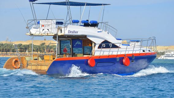 Hurghada: Private Boat Trip to Dolphin House Snorkeling Full day 