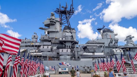 Pearl Harbor USS Arizona Memorial & Battleship Missouri