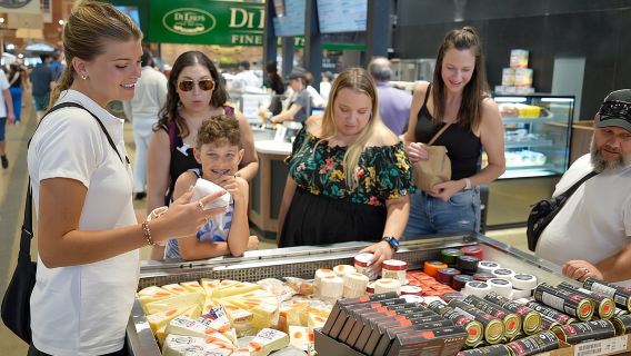 Best of Toronto Small Group Tour with CN Tower and Harbour Cruise