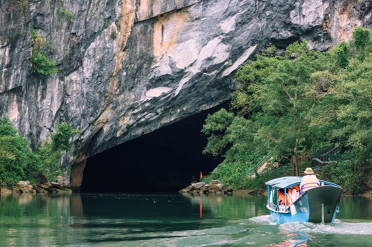 Cueva Paraíso y Cueva Phong Nha EXCURSIÓN DE LUJO PARA GRUPOS PEQUEÑOS DE DÍA COMPLETO