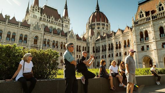 All About Budapest: ทัวร์เดินชมเมืองเต็มวันพร้อมอาหารกลางวันและบัตรโดยสารรถไฟใต้ดิน