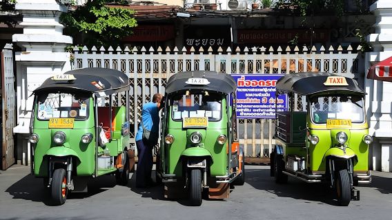Bangkok Tuk Tuk Street Food Adventure with a Michelin Guide