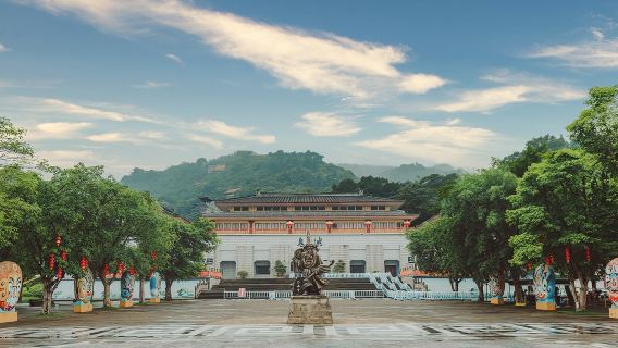 Private Tagesausflug zur Geisterstadt Fengdu in Chongqing