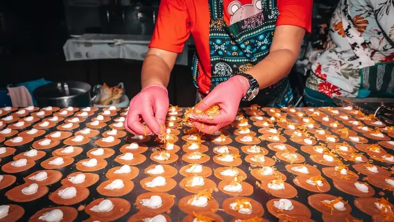 Featured tour with 1 reviews: Bangkok Backstreets Food Tour with 15+ Tastings