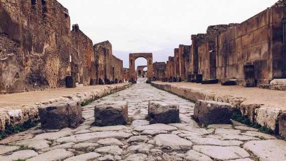 Naples: Tour tham quan Pompeii & Núi Vesuvius + Ăn trưa – Du thuyền nhóm nhỏ