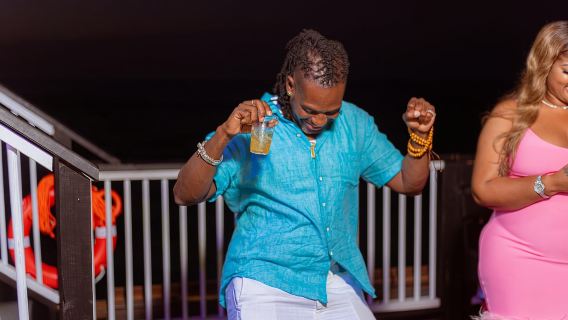 Плавающий бар Poko Loko: Moonlight Vibes Montego Bay (для взрослых)