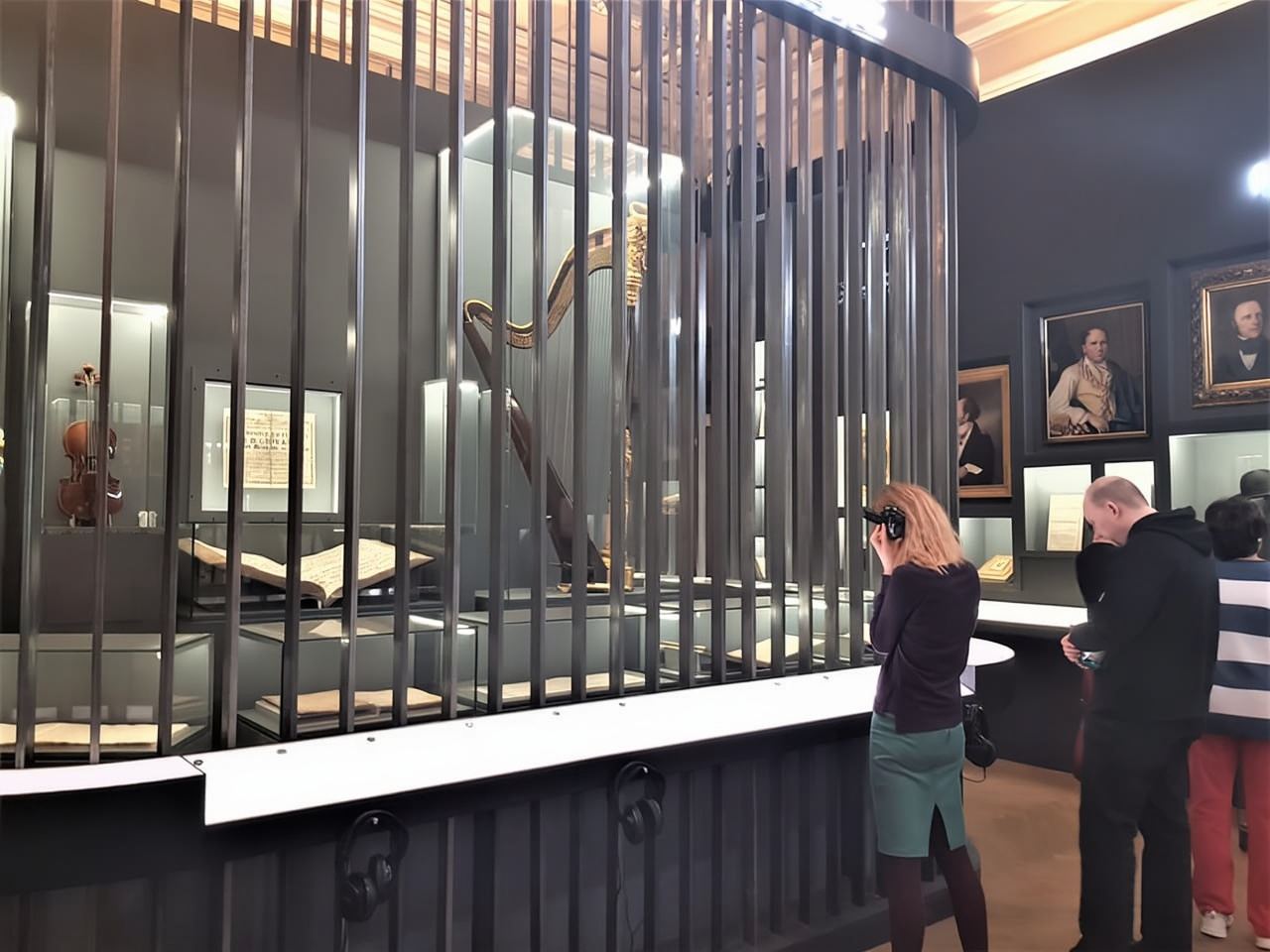 Prague: Castle, National Museum & Town Hall Tickets & Audio