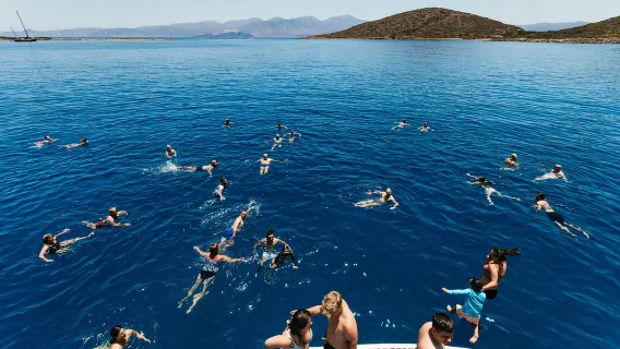 Agios Nikolaos: Perjalanan Kapal ke Spinalonga dengan Berhenti untuk Berenang