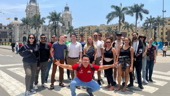 リマ:ピスコの試飲とカタコンベの見学を含むリマのツアー