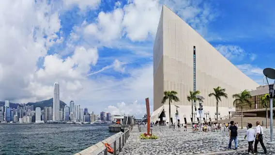 Central + Hong Kong Tramways (Ding Ding) + Victoria Harbour + The Star Ferry 1-day tour|Try egg tart milk tea