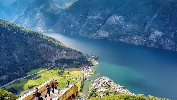 Nærøyfjord and Flåm with a 2-Hour Fjord Cruise