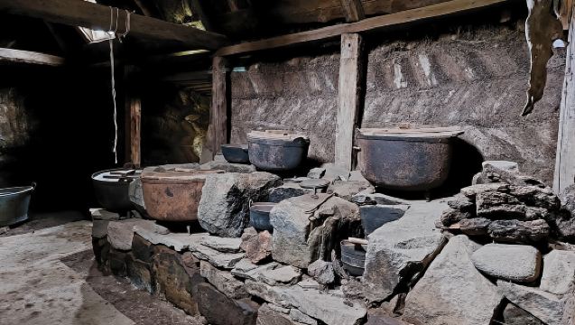 Akureyri: Goðafoss, Laufas & The Christmas House Combo Tour