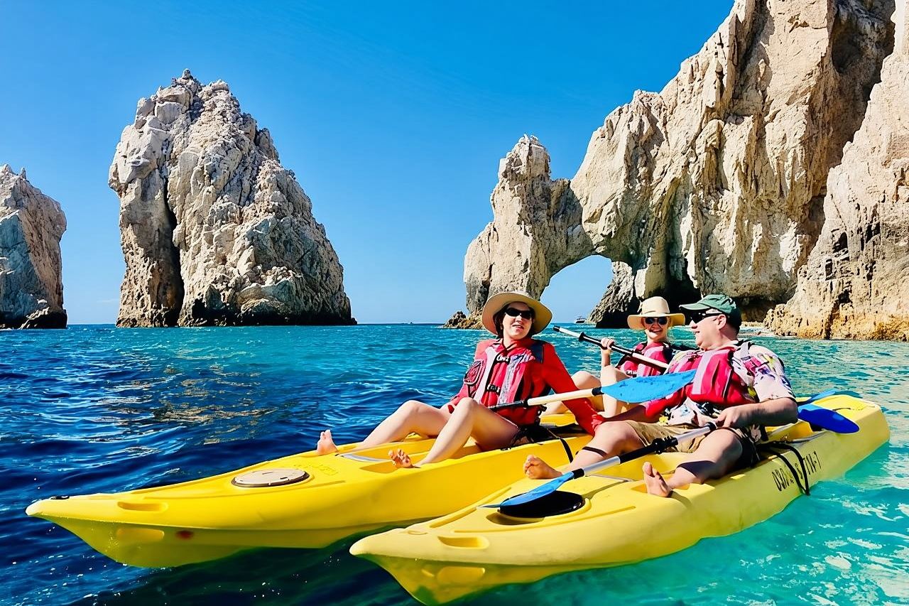 Tour dell'Arco di Los Cabos e di Playa del Amor in kayak con fondo di vetro