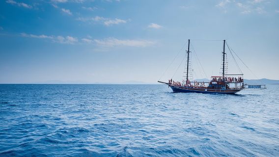 Круиз на лодке на целый день к 3 островам с возможностью трансфера