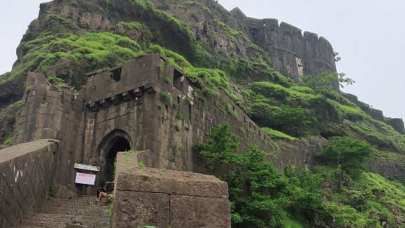 Sinhagad Fort Trip (Guided Half Day Sightseeing Tour)