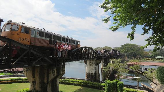 Tour del ponte sul fiume Kwai e del passo Hellfire con giro in treno