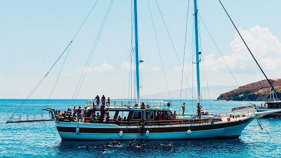 Full-day island hopping cruise from Athens with lunch