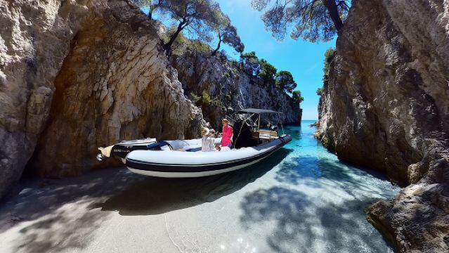 Private Skopelos Island Boat Cruise Tour to Mamma Mia Sites