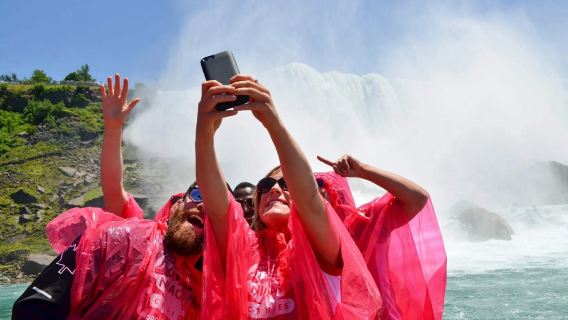 однодневный тур к Ниагарскому водопаду (с отправлением из Торонто) с дополнительным круиз / прогулочное судно / круизный катер