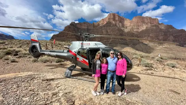 แกรนด์แคนยอนเวสต์พร้อมจุดแวะพักเขื่อนฮูเวอร์ รับประทานอาหาร และเดินชมสกายวอล์ค (ไม่บังคับ)