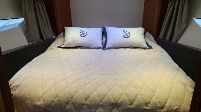 【青島遊艇出海】青島奧帆中心35英尺遊艇包船出海+帶飛橋+水果飲品