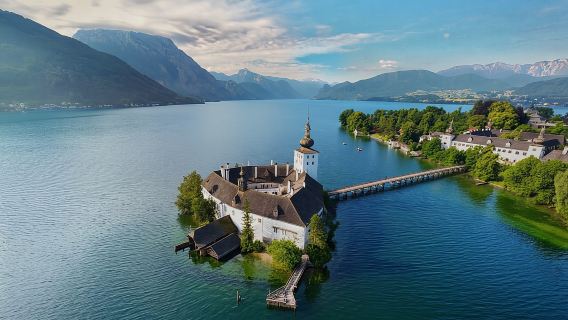From Vienna: Hallstatt & Salzburg Guided Day Trip