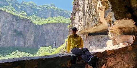 【新鄉來回-萬仙山&掛壁公路&郭亮村】一日純玩遊 不購物