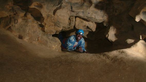 Budapest: Adventure Caving Tour with Guide