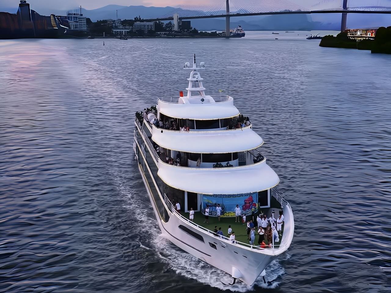 Tour di un giorno nella Baia di Ha Long: Crociera Iris/Crociera di lusso 5 stelle + Grotta delle Meraviglie + Ti Top Island