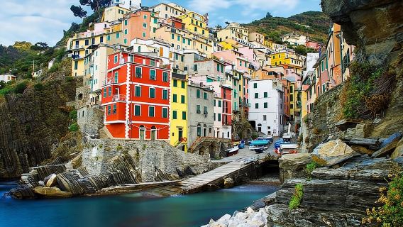 Cinque Terre Small Group Tour with Limoncino Tasting from La Spezia Train Station