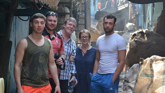 Tour privato di Slumdog Millionaire a Dharavi con visita alla baraccopoli