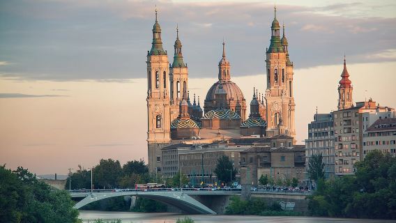 Lawatan Berjalan Kaki Persendirian Zaragoza dengan Orang Tempatan