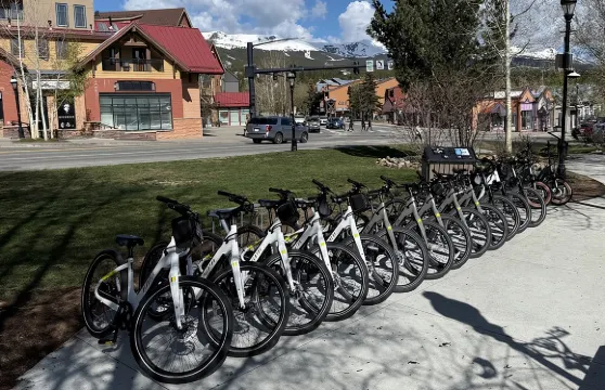從布雷肯里奇到弗里斯科的春季和夏季電動自行車租賃