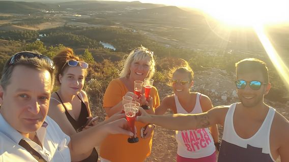 Sunset guided Jeep tour with dinner from Albufeira
