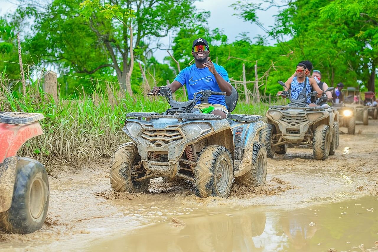 Tur Kombo Buggy 4x4 & Berkuda di Punta Cana: Gua & Budaya