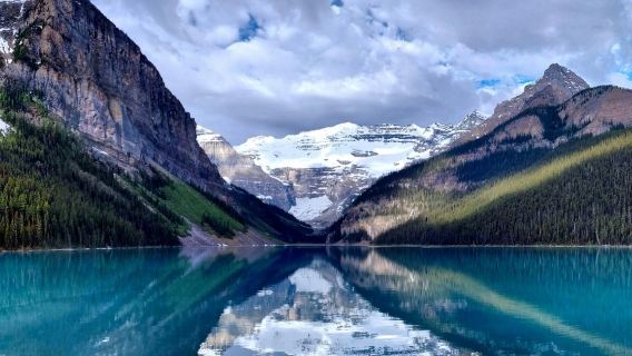 Banff National Park, Lake Louise, Moraine Lake, and Johnston Canyon one-day tour