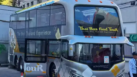 Bas pelancongan makanan Bangkok Thai Bus Food Tour [Lawati mercu tanda Bangkok dalam satu perjalanan | Jangan lepaskan makanan dan pemandangan indah]