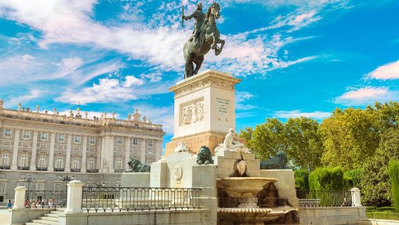 馬德里伯納烏體育場+太陽門廣場+馬約爾廣場馬德里王宮中文地陪