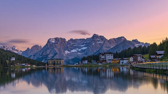 Grupo privado Dolomitas desde Venecia con lago Braies y Cortina