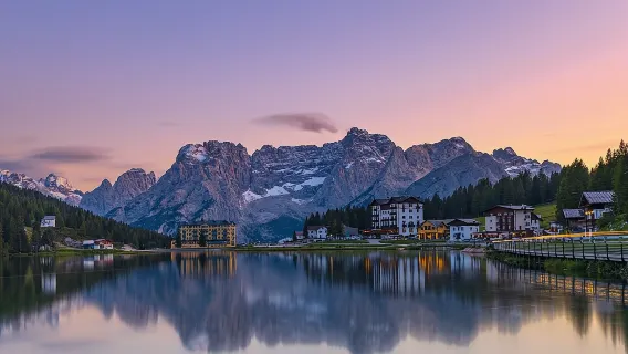 Grupo privado Dolomitas desde Venecia con lago Braies y Cortina