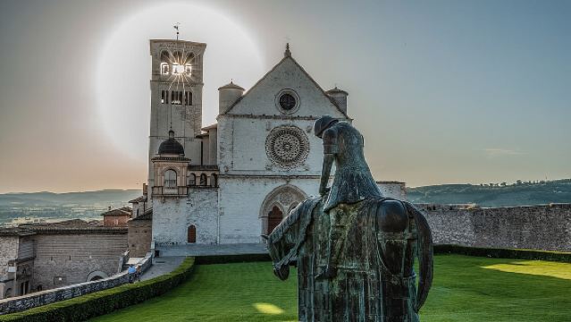 Asís en los pasos de San Francisco y Carlo Acutis
