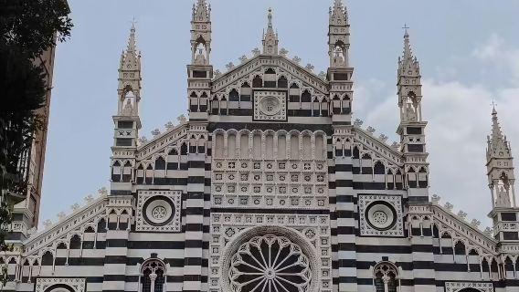 蒙扎經典包車遊：含大教堂+皇家別墅+賽車場+公園+禮拜堂