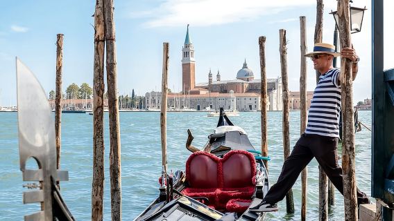 Venice Private Gondola Ride: Explore Hidden Canals and Sights